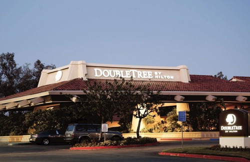 Bakersfield Hotel | DoubleTree by Hilton Bakersfield