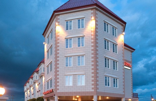 Moncton Hotel | Chateau Moncton Trademark Collection by Wyndham