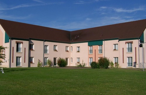 Nogent-le-Rotrou Hotel | Brit Hotel du Perche