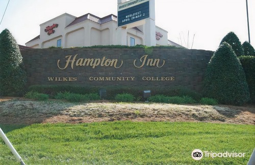 Wilkesboro Hotel | Hampton Inn Wilkesboro