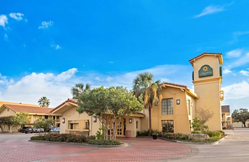 Downtown San Antonio Hotel | La Quinta Inn by Wyndham San Antonio Market Square