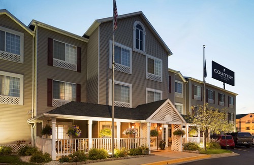 Forest Hills Hotel | Country Inn & Suites by Radisson, Grand Rapids Airport, MI