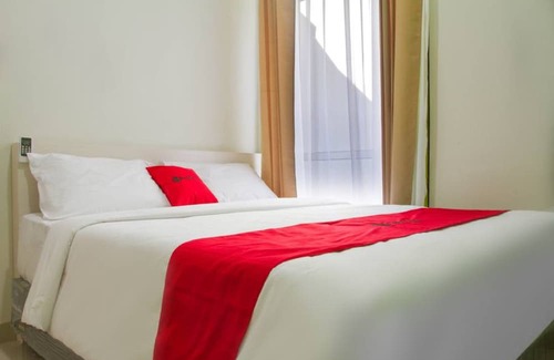 Bandung Hotel | RedDoorz Near Pasar Baru Bandung