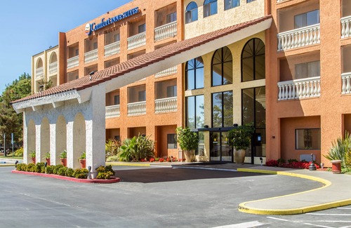 Newark Hotel | Comfort Inn & Suites Newark Fremont / Silicon Valley