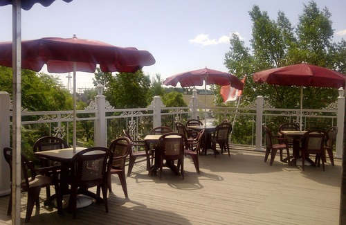 Baie Comeau Hotel | Travelodge by Wyndham Baie-Comeau