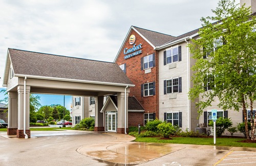 Fulton Hotel | AmericInn by Wyndham Fulton Clinton