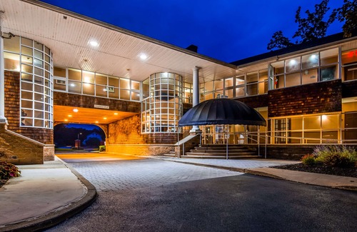Red Oaks Mill Hotel | Best Western Plus The Inn & Suites at the Falls