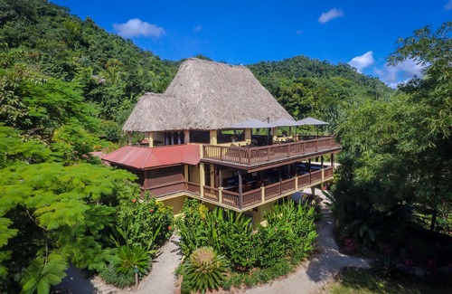 Good Living Camp Hotel | Sleeping Giant Rainforest Lodge