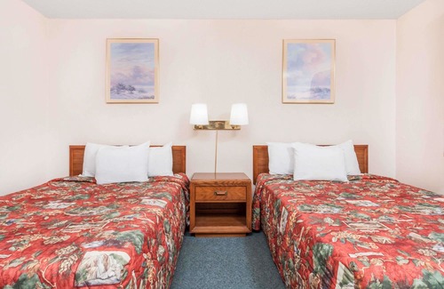 Burns Hotel | Days Inn by Wyndham Burns