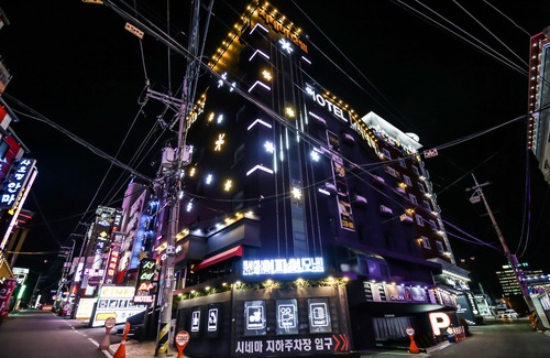 Dong-gu Hotel | Daejeon Yongjeon Cinema
