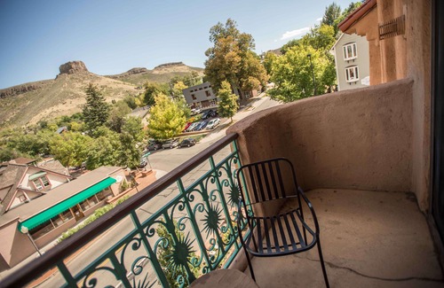 Golden Hotel | Table Mountain Inn