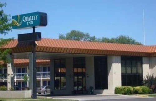 Logan Hotel | Days Inn & Suites by Wyndham Logan