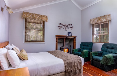 Ballandean Hotel | Cypress Ridge Cottages Ballandean