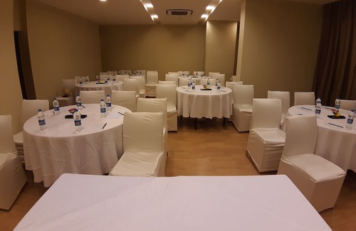 Electronics City Hotel | Starlit Suites