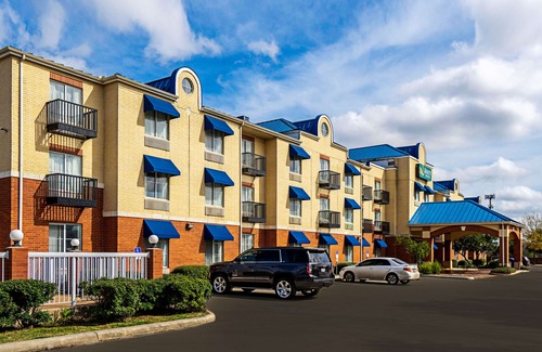 North San Antonio - SAT Hotel | Quality Suites