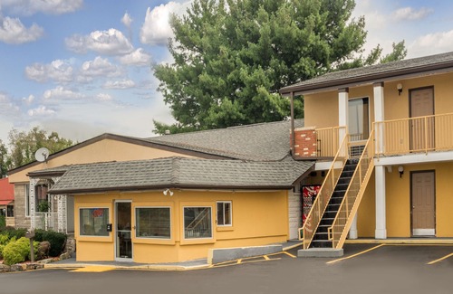 Berea Hotel | Knights Inn Berea