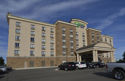 Township of Woolwich Hotel | Holiday Inn Express Hotel & Suites Waterloo - St Jacobs, an Ihg Hotel