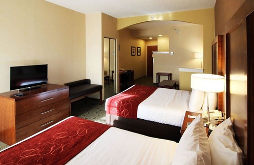 Monmouth Junction Hotel | Comfort Suites Near University