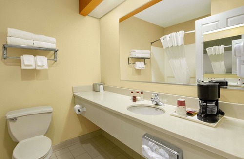 St. Andrews Hotel | Ramada Limited - Columbia
