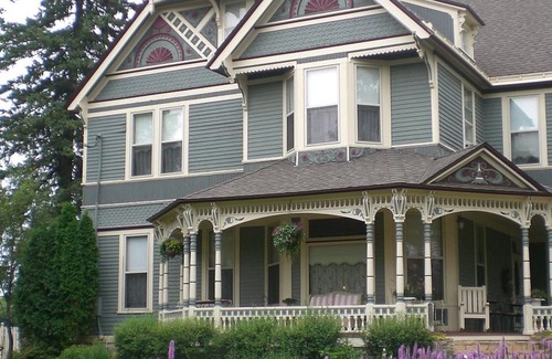 Stillwater Hotel | Aurora Staples Inn