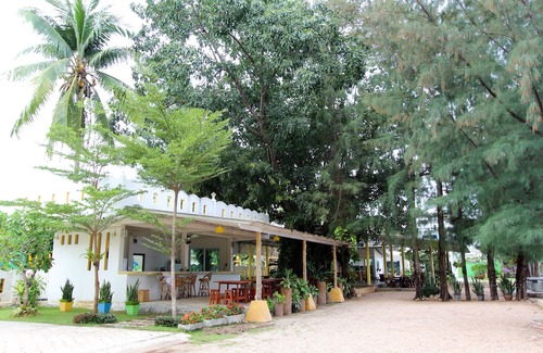 Sichon Hotel | Issara Beach Resort