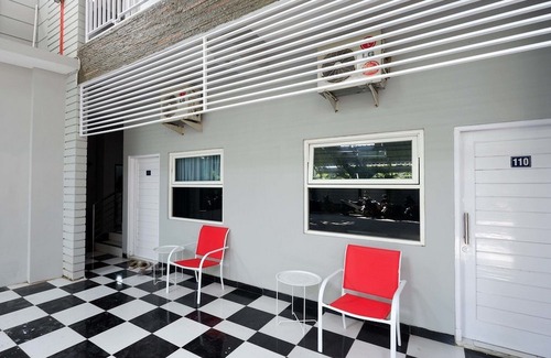 Laweyan Hotel | RedDoorz Near Solo Square 3