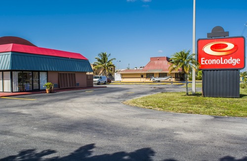 Fort Myers Hotel | Econo Lodge North