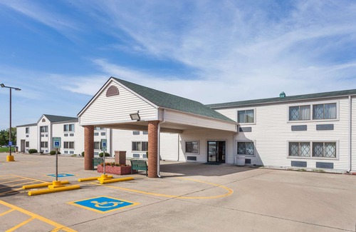 Decatur Hotel | Baymont by Wyndham Decatur