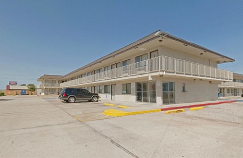 Groves Hotel | Americas Best Value Inn and Suites Groves