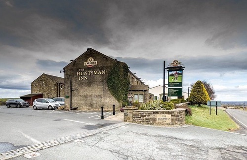 Holmfirth Hotel | The Huntsman Inn
