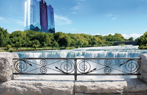 Downtown Niagara Falls Hotel | Seneca Niagara Resort & Casino