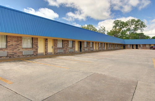 Gainesville Hotel | Rodeway Inn Gainesville I-35