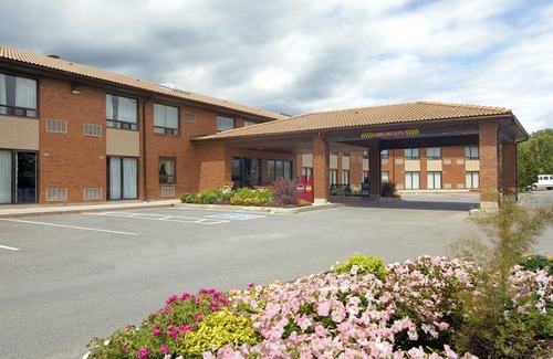 Kingston Hotel | Comfort Inn Highway 401