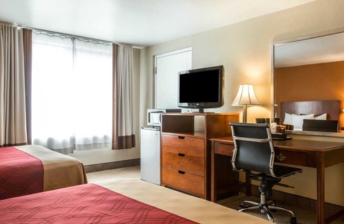West Ossipee Hotel | Econo Lodge Lakes Region