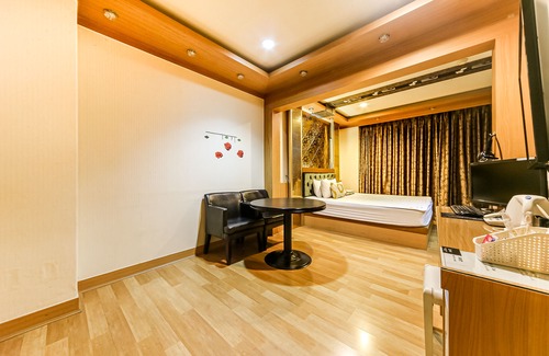 Tongjung Hotel | Yangsan Mulgeum L