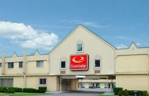 Cortland Hotel | Econo Lodge Cortland