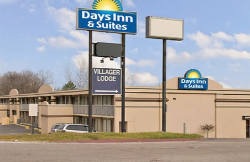 Murlin Heights Hotel | Days Inn & Suites by Wyndham Dayton North