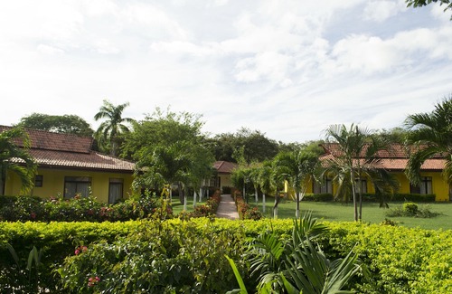 Panama Beach Hotel | Papagayo Golden Palms Beachfront Hotel