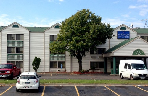 Brooklyn Center Hotel | Travelodge by Wyndham Brooklyn Center