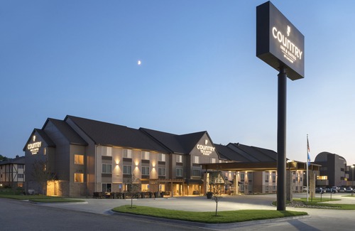 St. Cloud Hotel | Country Inn & Suites by Radisson, St. Cloud West, MN
