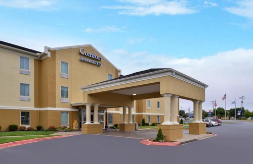 Bryant Hotel | Comfort Inn & Suites Bryant - Benton