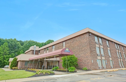 East Windsor Hotel | Days Inn by Wyndham East Windsor/Hightstown