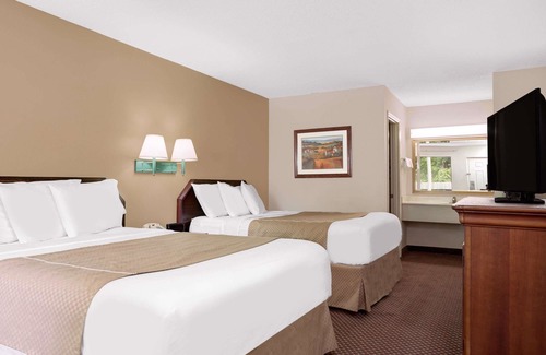 Macon Hotel | Days Inn by Wyndham Macon I-475