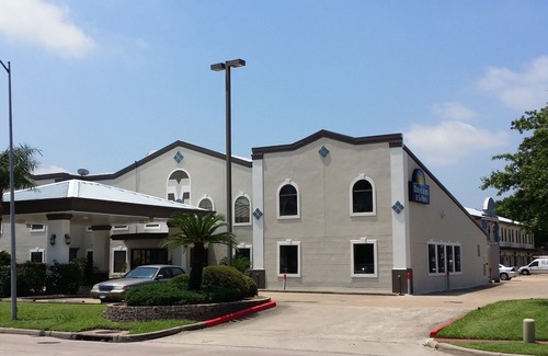 Webster Hotel | Days Inn & Suites by Wyndham Webster NASA-ClearLake-Houston