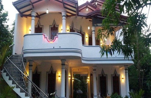 Debarawewa Hotel | Hotel River Front