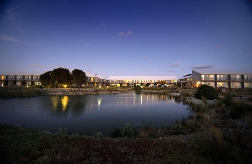 Williamstown Hotel | Quest Williamstown North