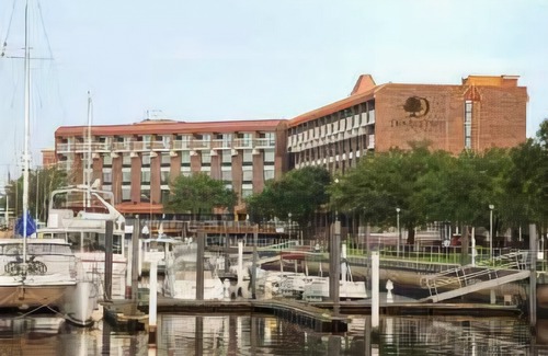 New Bern Hotel | DoubleTree by Hilton Hotel New Bern Riverfront