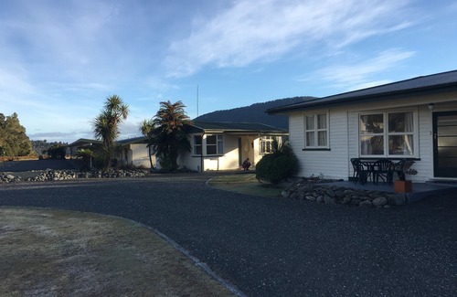 Franz Josef Glacier Hotel | Glacier View Motel - Franz Josef