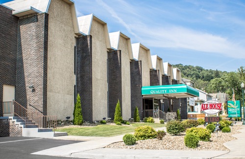 Franklin Hotel | Quality Inn & Conference Center