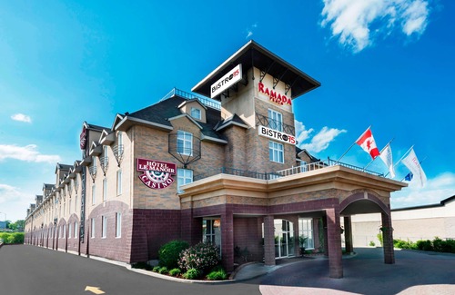 District Saint - Raymond - Vanier Hotel | Ramada Plaza by Wyndham Gatineau/Manoir du Casino